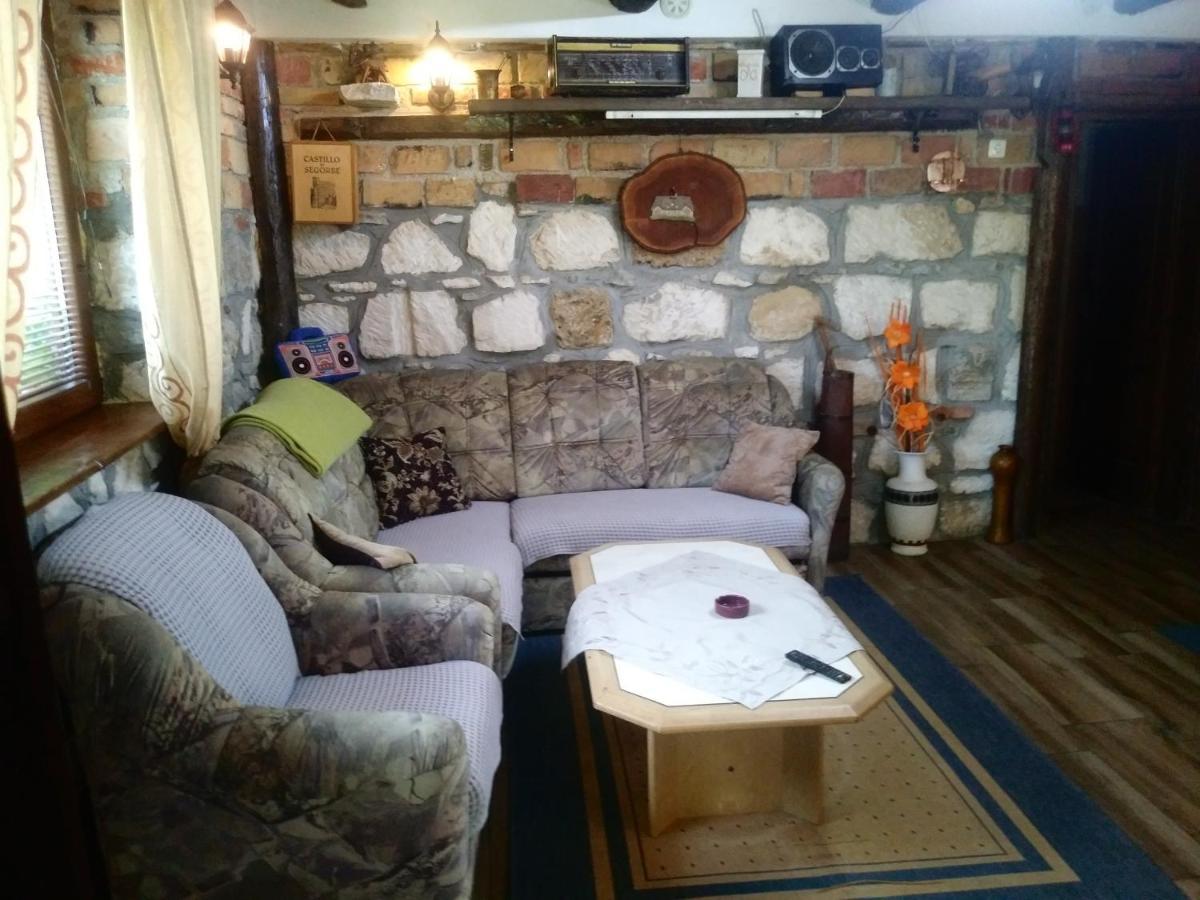 Donje Lohovo Ribarska Vila מראה חיצוני תמונה